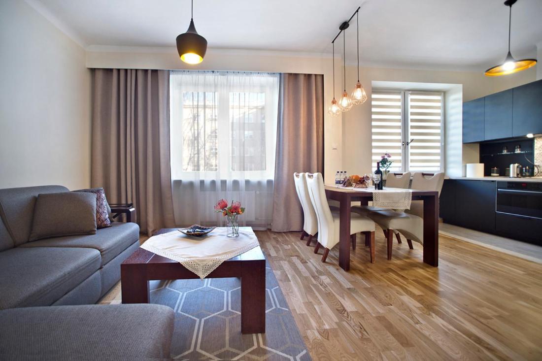 Niepodleglosci Serviced Apartments Варшава Экстерьер фото